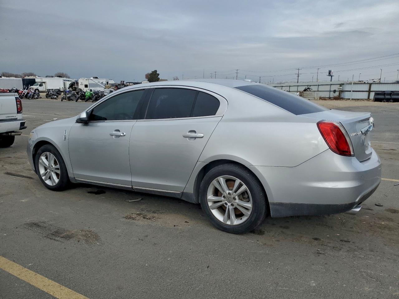 2010 LINCOLN MKS