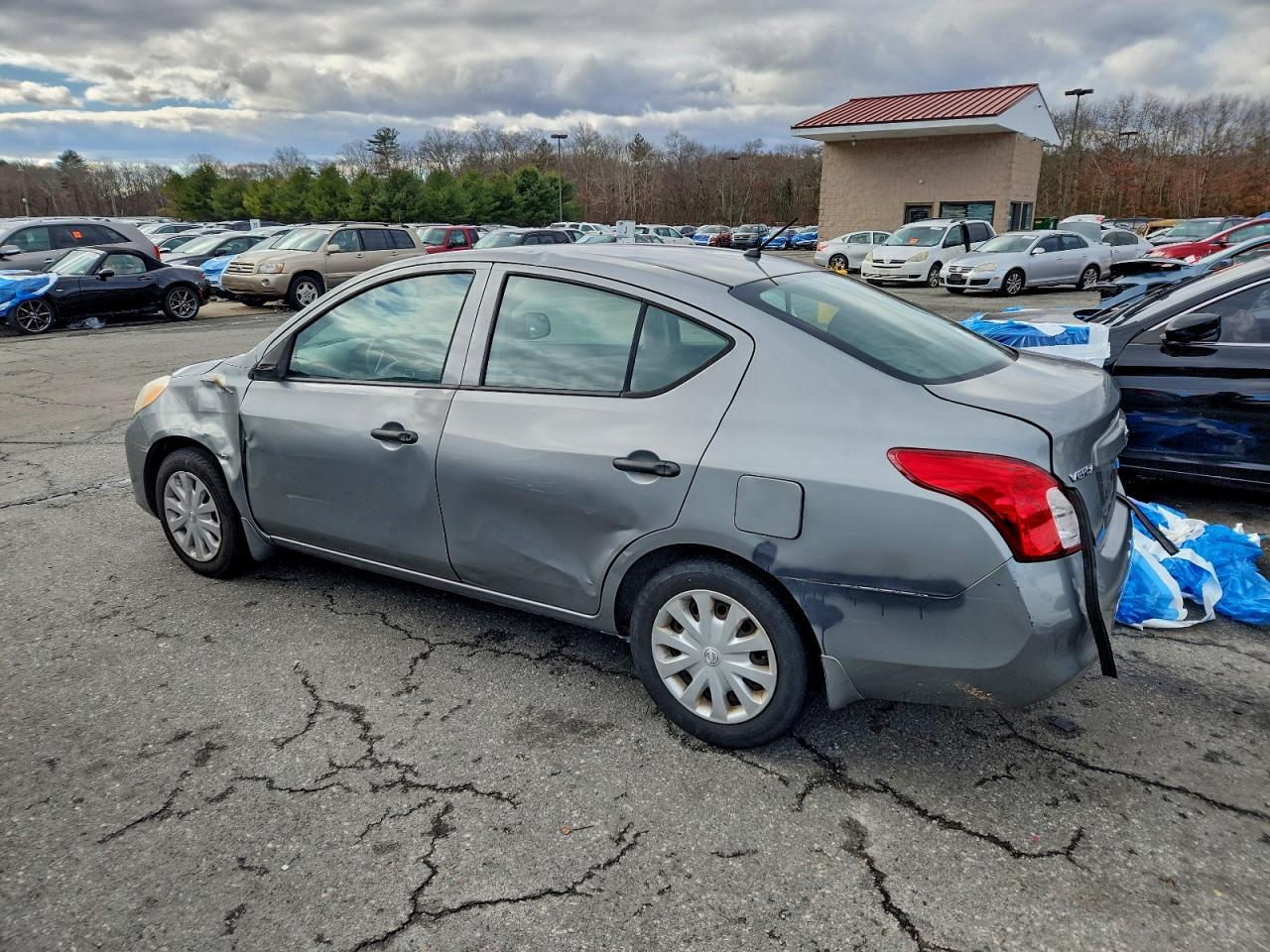 2014 NISSAN VERSA