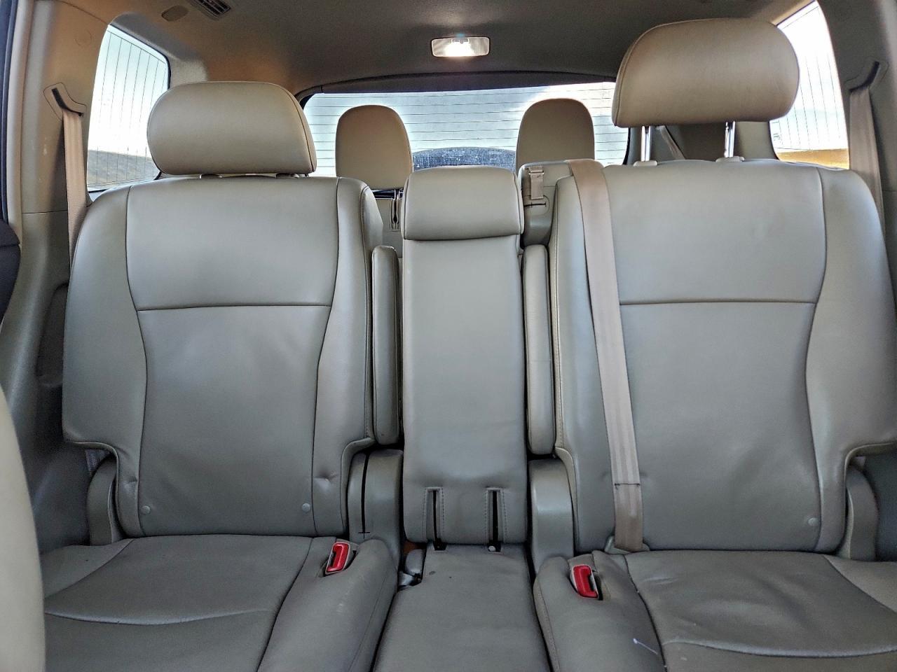 2010 TOYOTA HIGHLANDER
