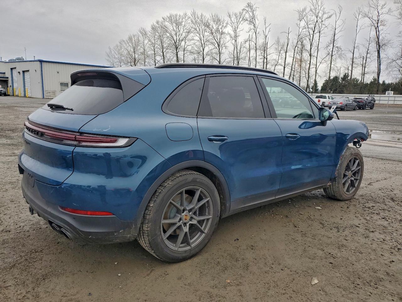 2024 PORSCHE CAYENNE