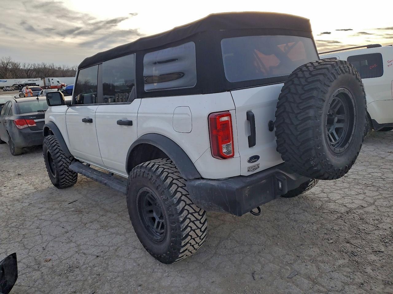 2022 FORD Bronco