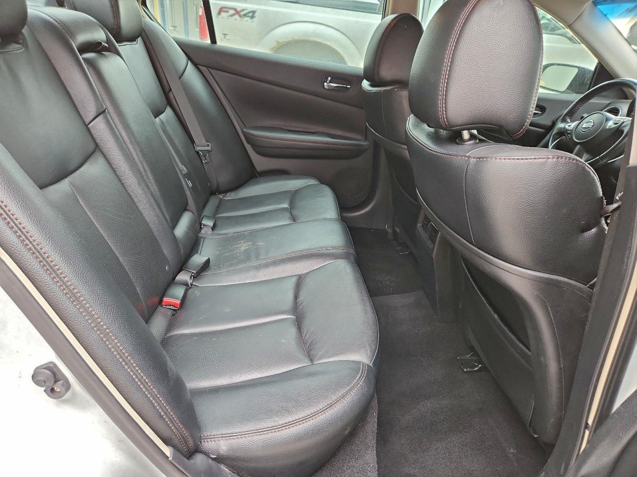 2014 NISSAN Maxima