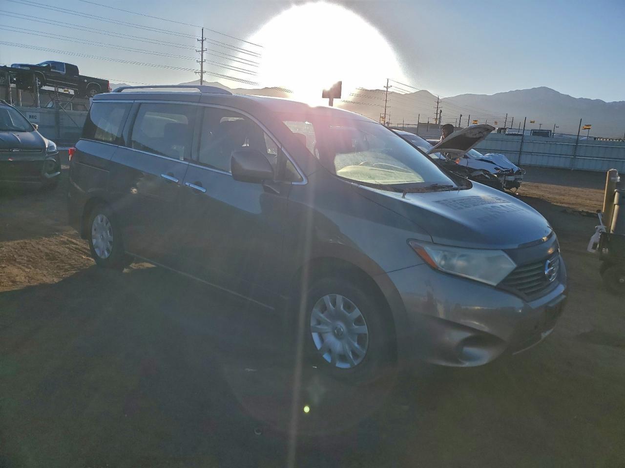 2014 NISSAN Quest