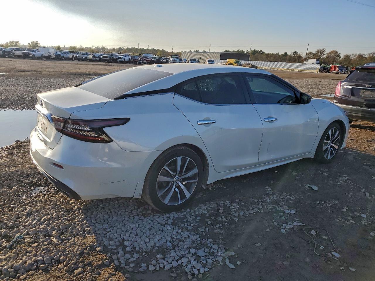 2019 NISSAN Maxima