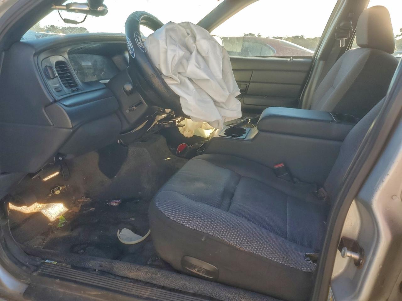 2008 FORD Crown Victoria