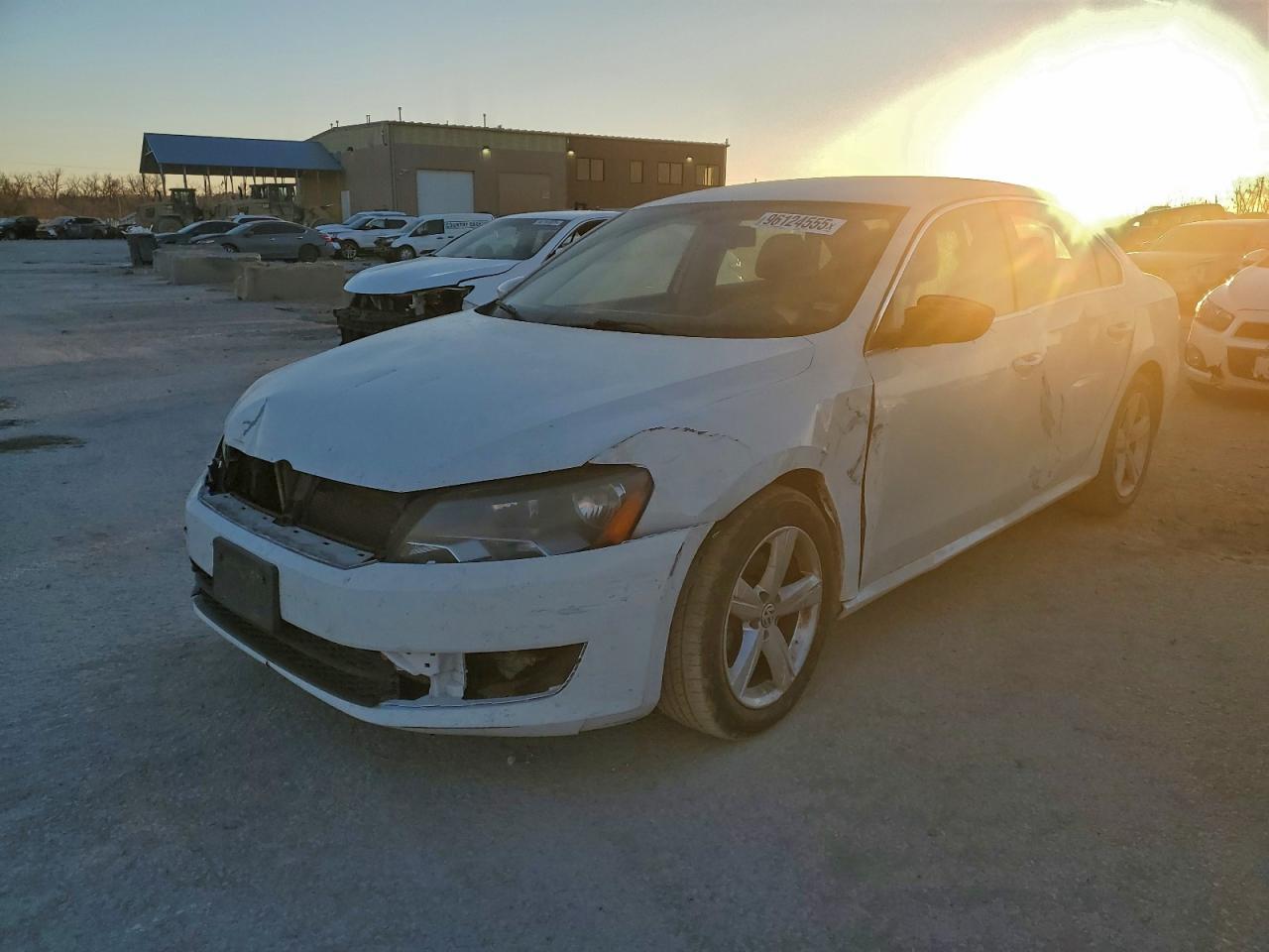2012 VOLKSWAGEN Passat