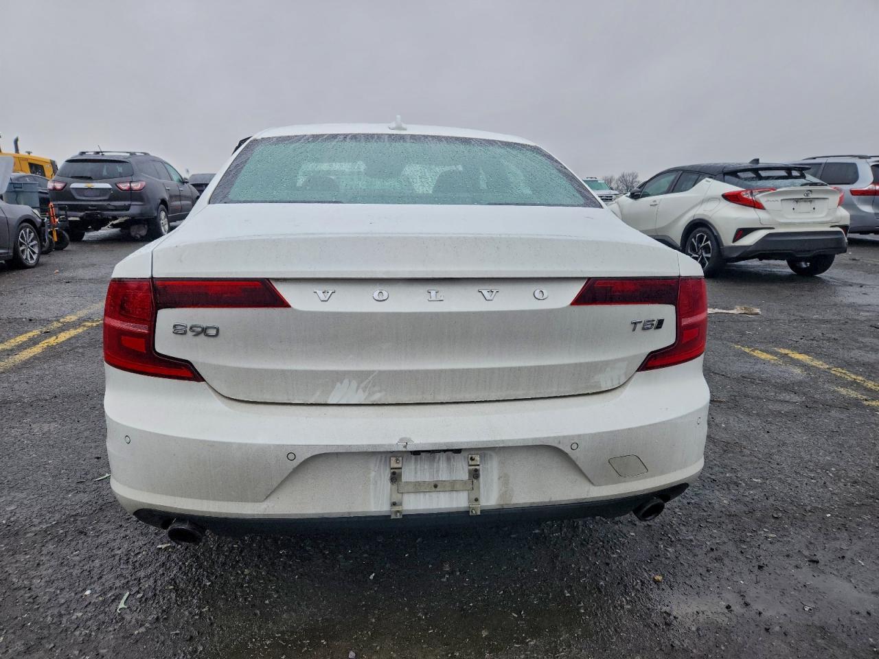 2018 VOLVO S90