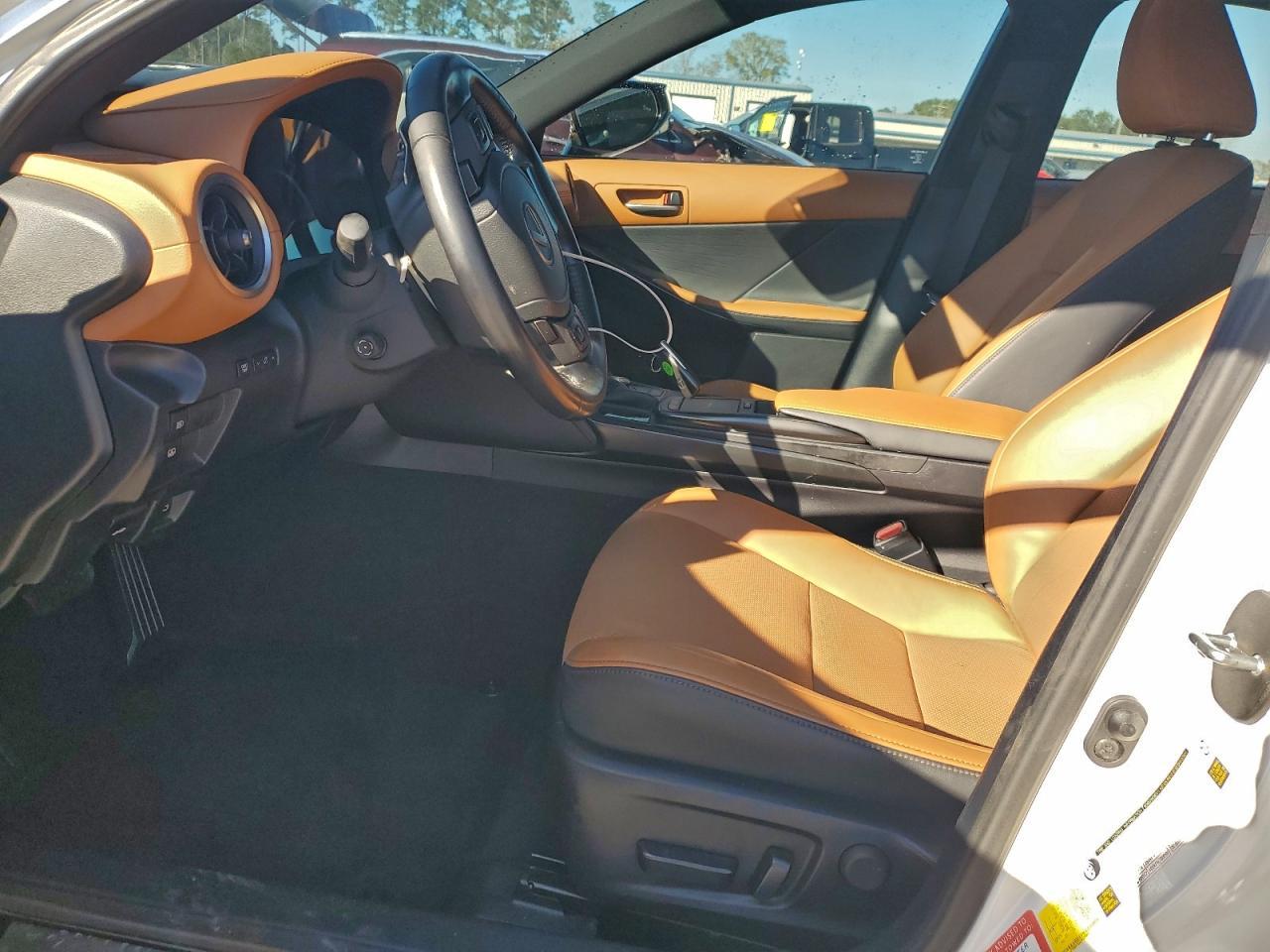 2022 LEXUS IS 300