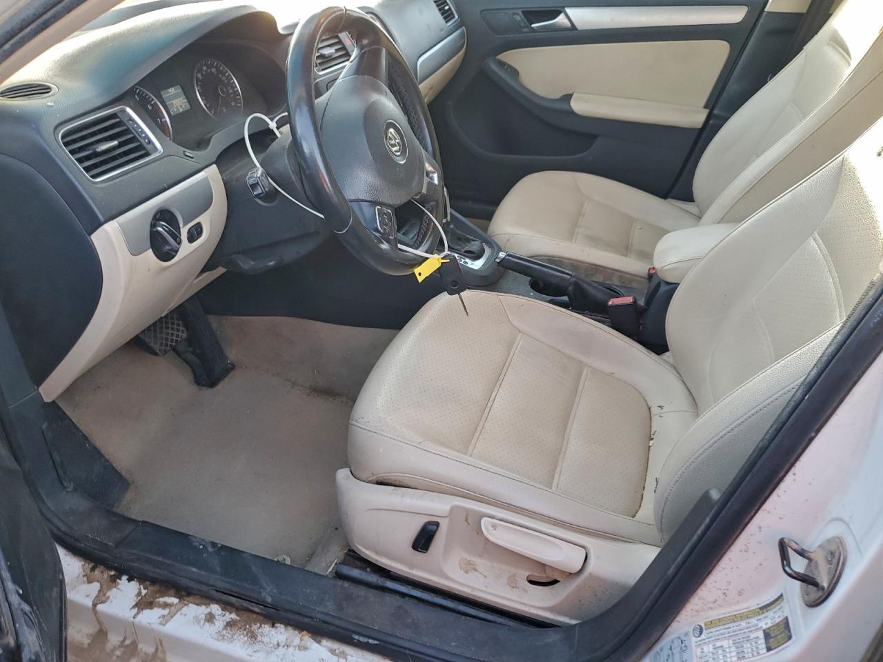 2013 VOLKSWAGEN JETTA