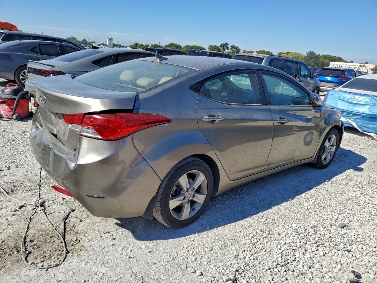 2013 HYUNDAI ELANTRA