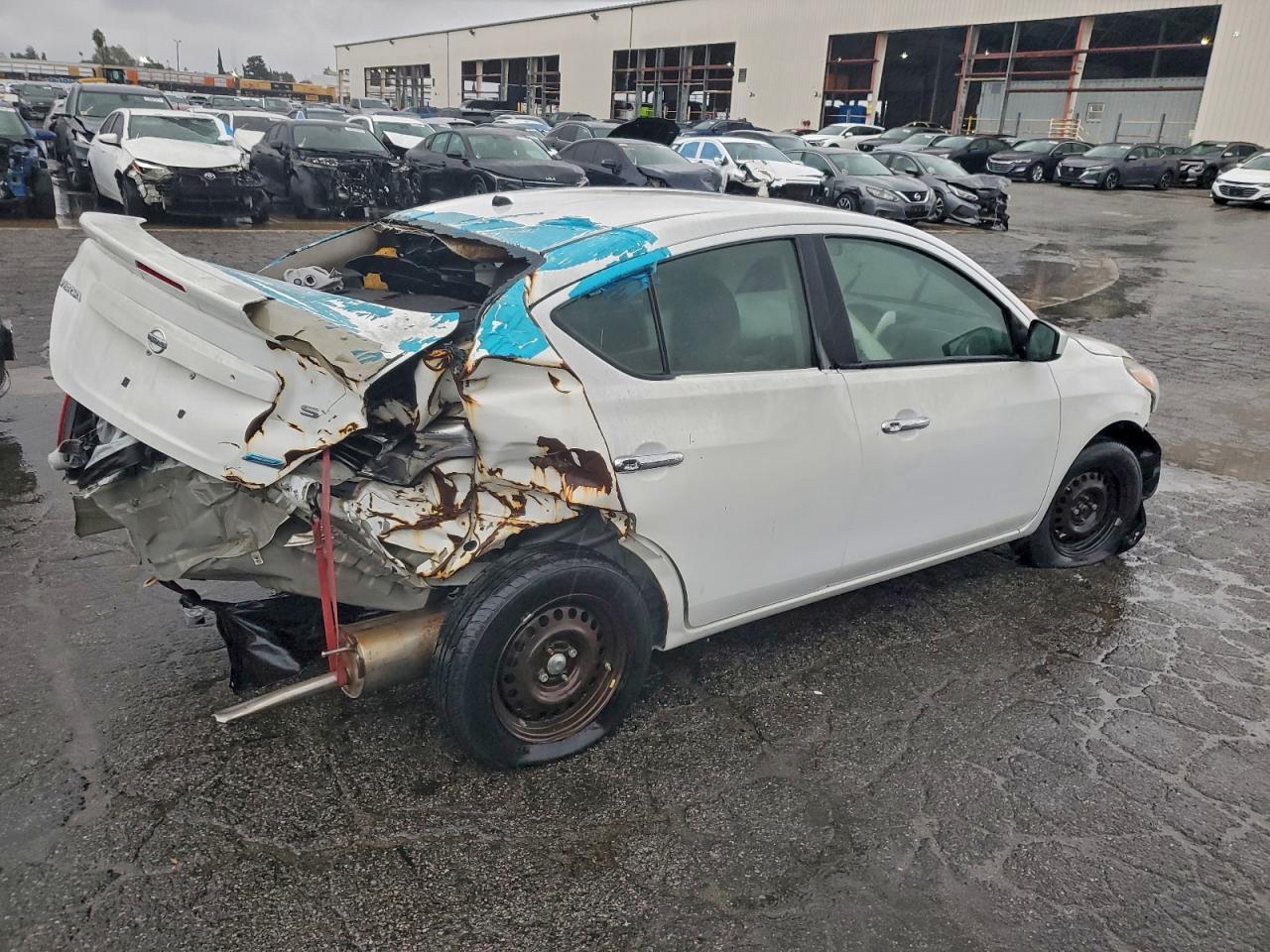 2016 NISSAN VERSA