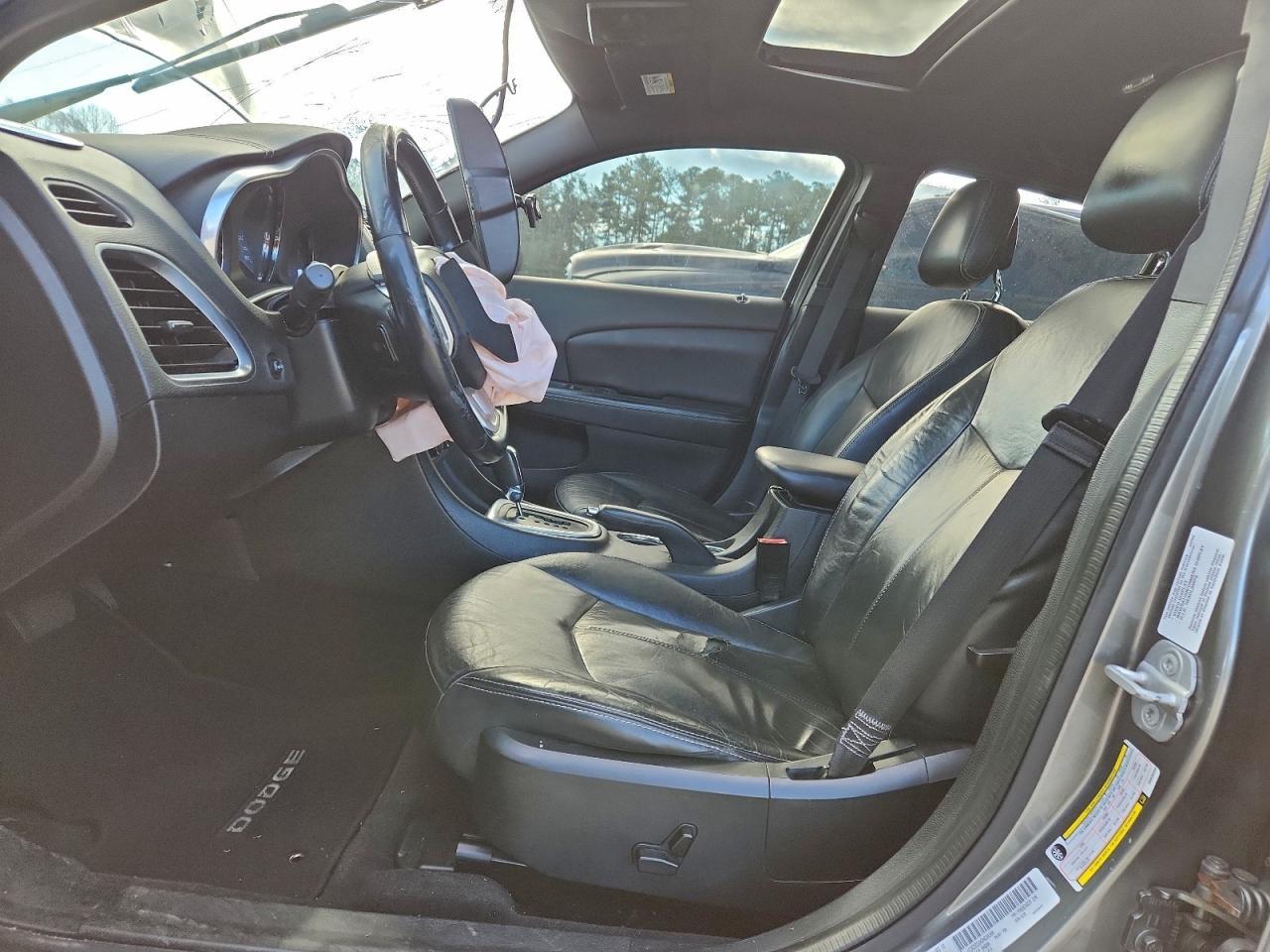 2013 DODGE Avenger