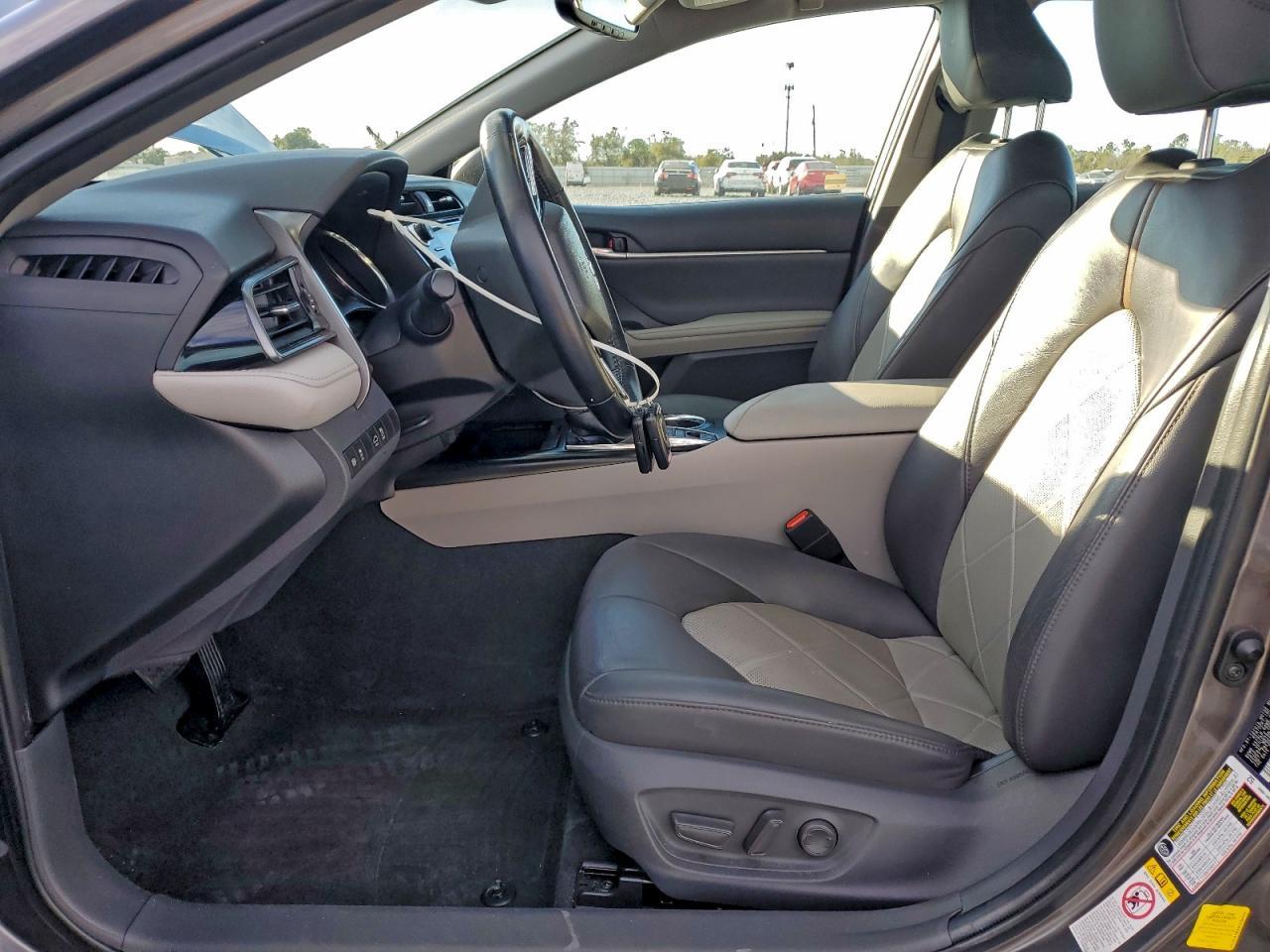 2019 TOYOTA CAMRY