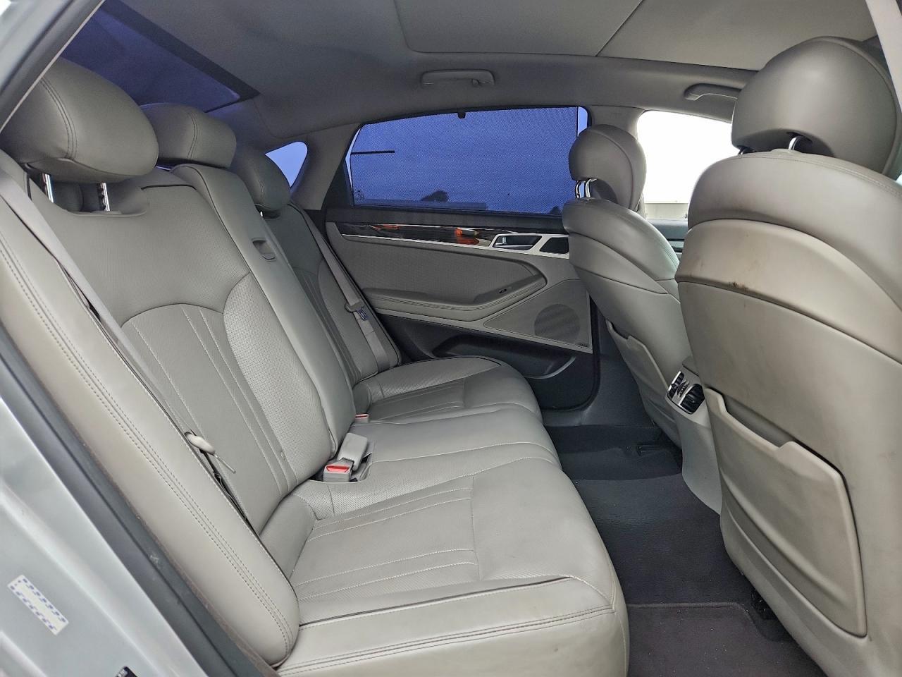 2015 HYUNDAI GENESIS