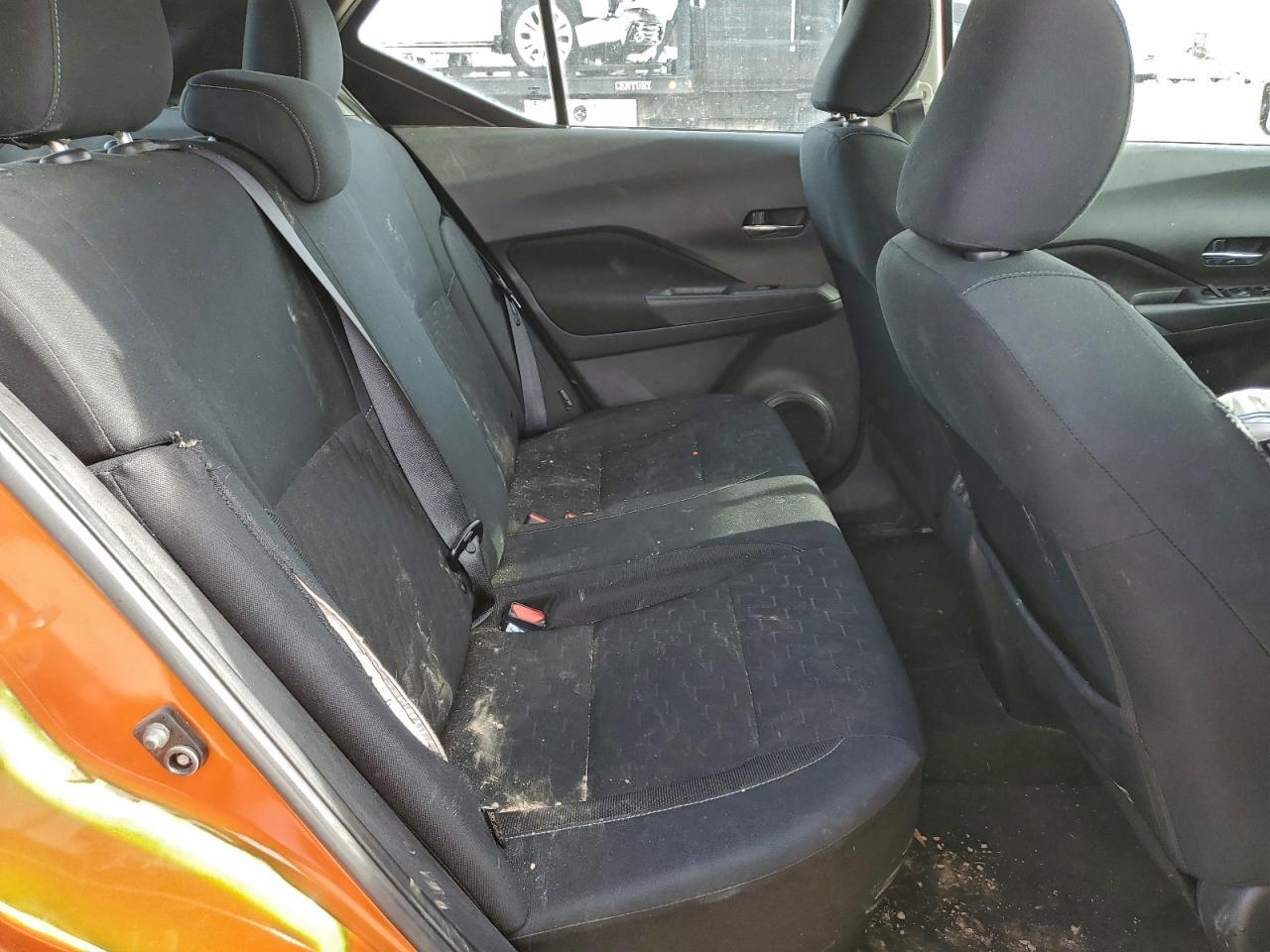 2023 NISSAN KICKS