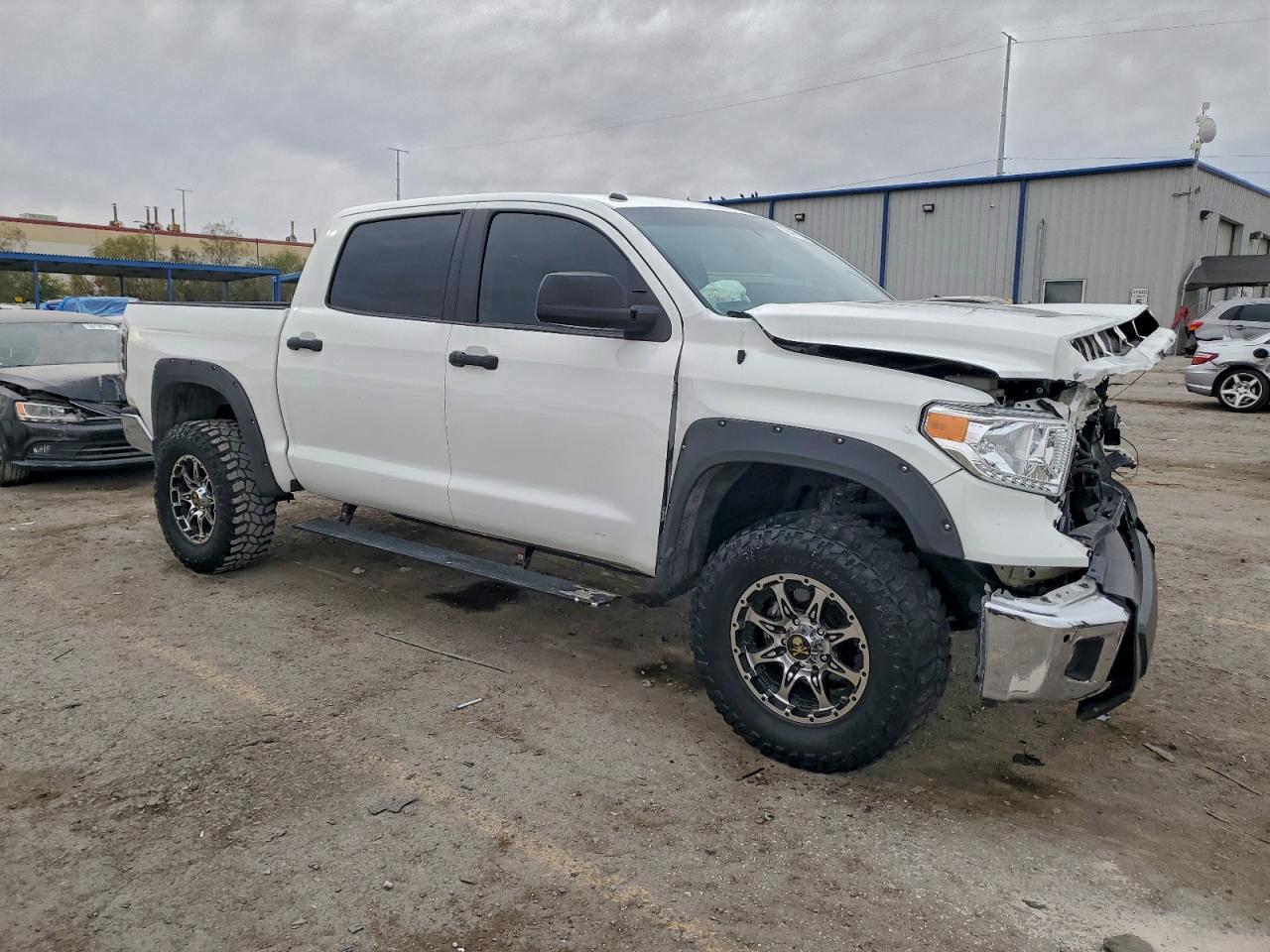 2017 TOYOTA TUNDRA