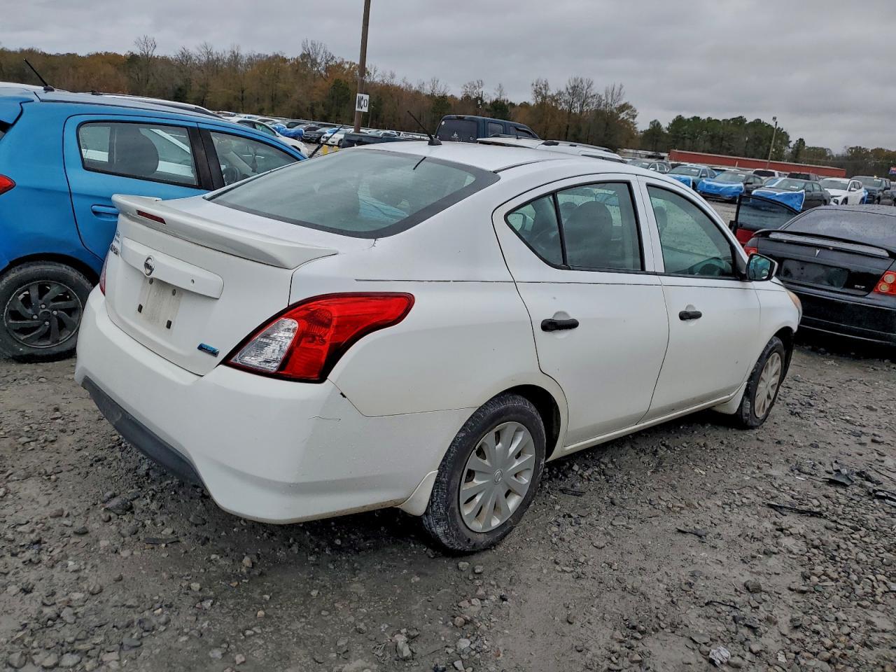 2016 NISSAN VERSA