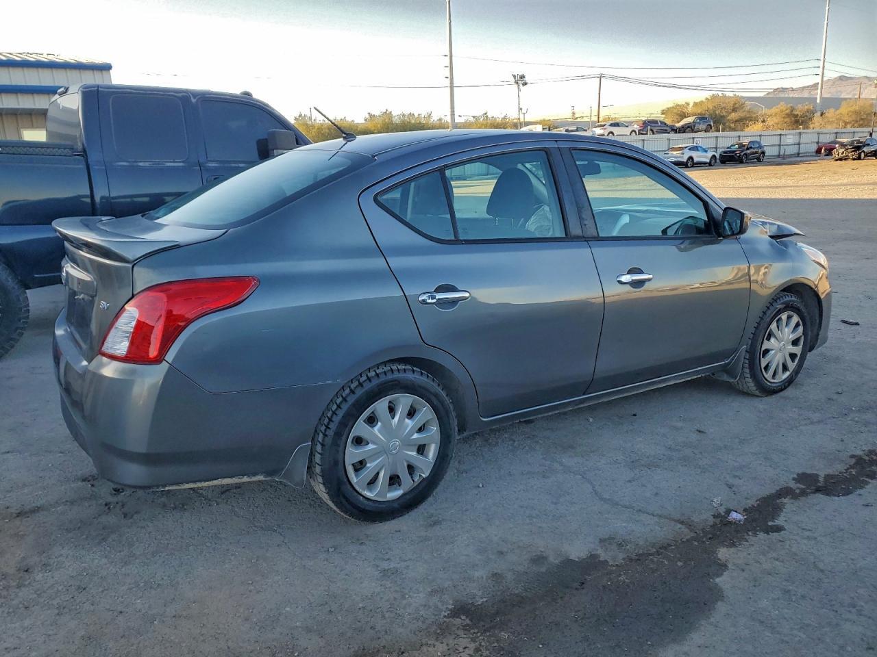 2017 NISSAN VERSA