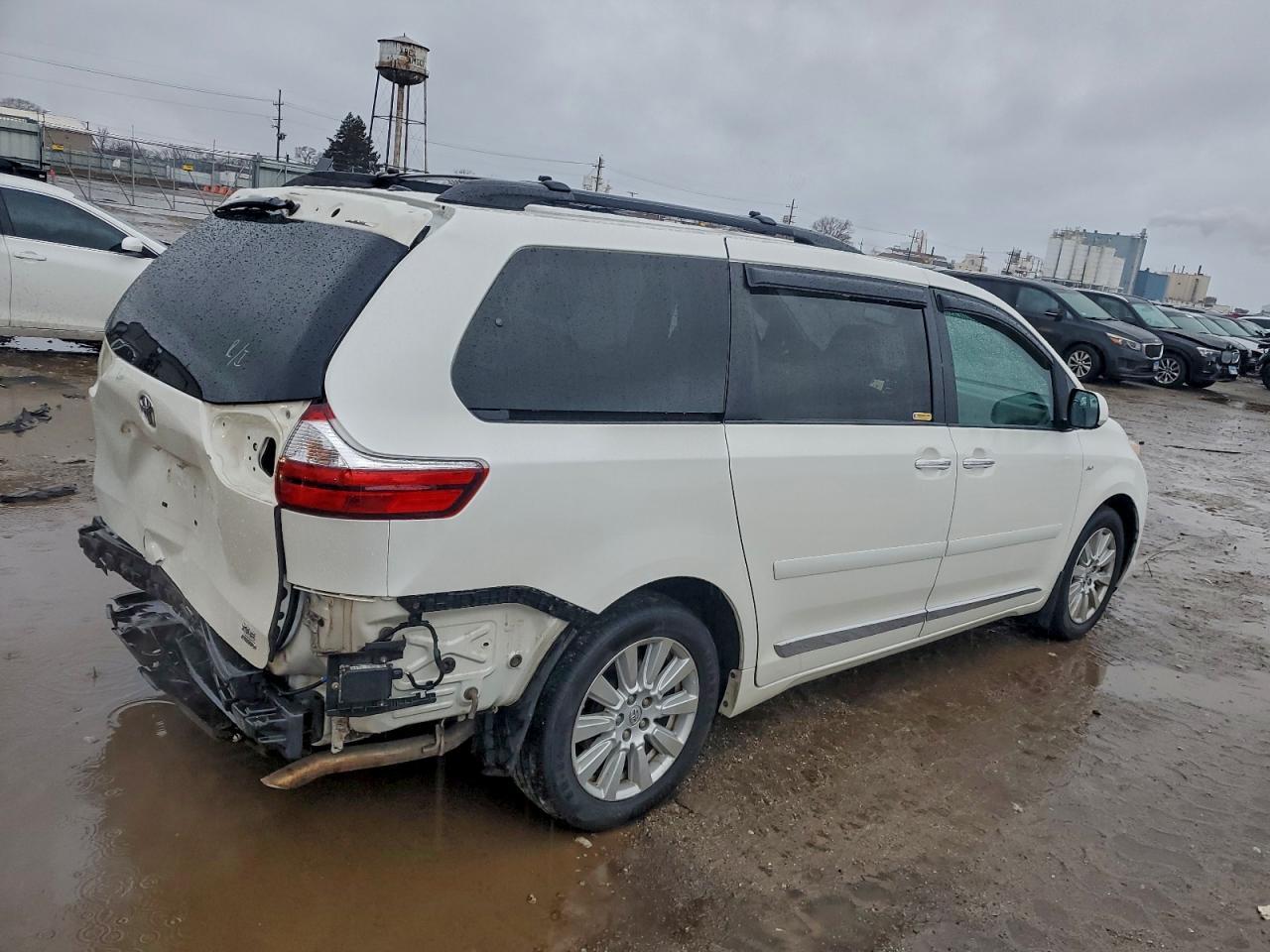 2017 TOYOTA SIENNA