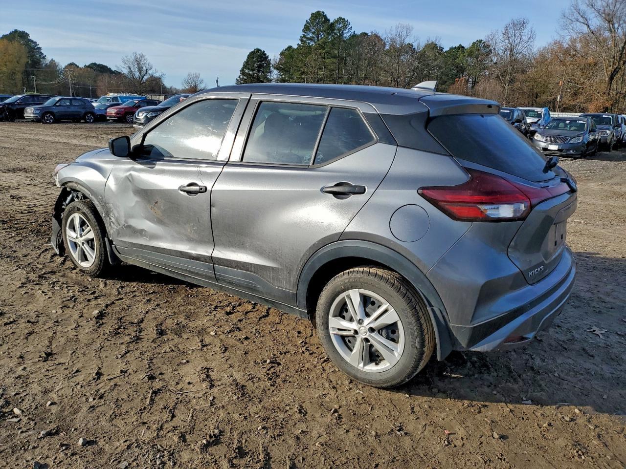 2024 NISSAN KICKS