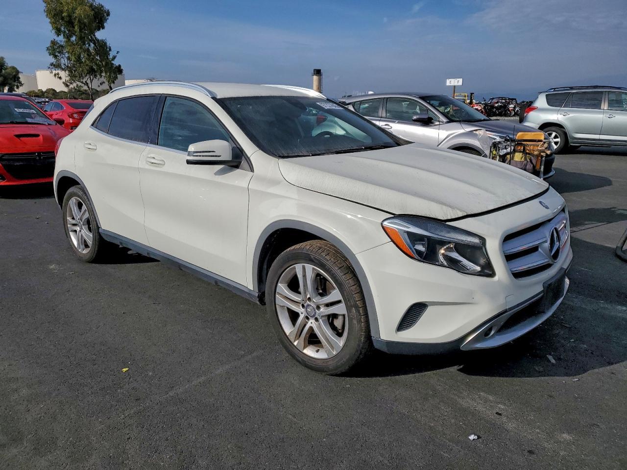 2016 MERCEDES-BENZ GLA-Class