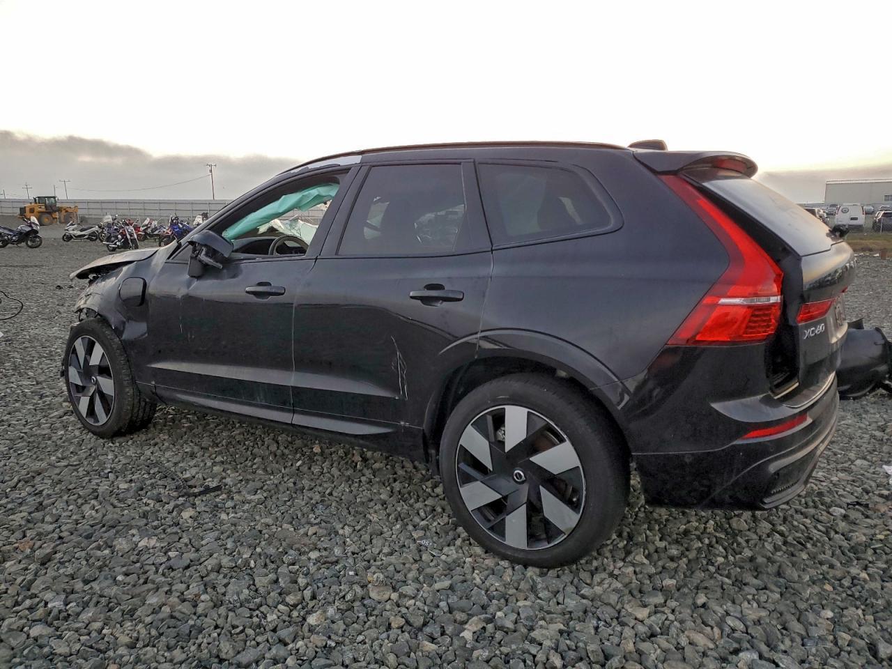 2024 VOLVO XC60