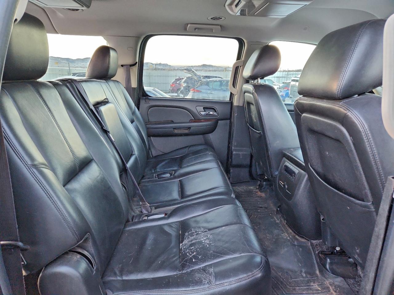 2014 CHEVROLET Suburban