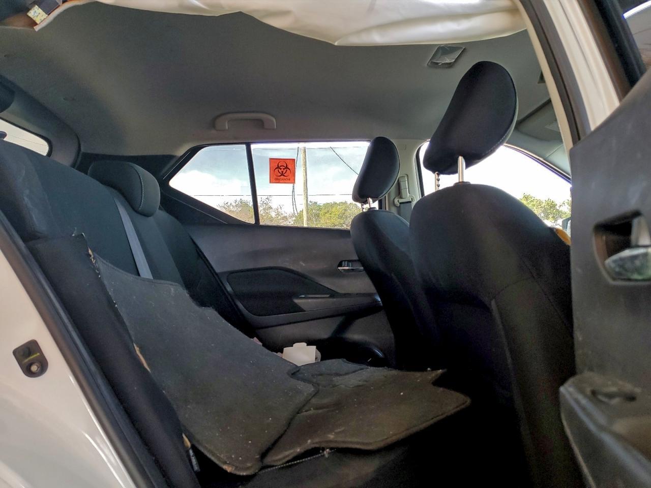 2023 NISSAN KICKS