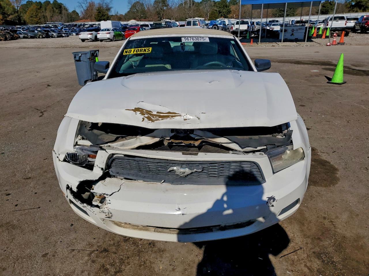 2011 FORD MUSTANG
