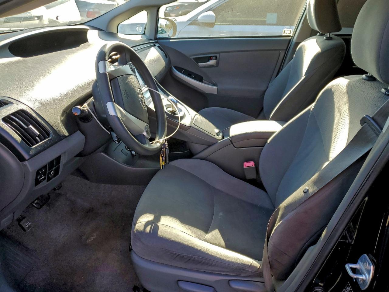 2011 TOYOTA PRIUS