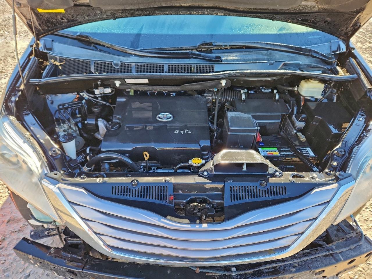 2016 TOYOTA SIENNA
