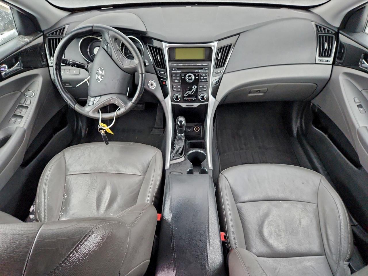 2011 HYUNDAI SONATA