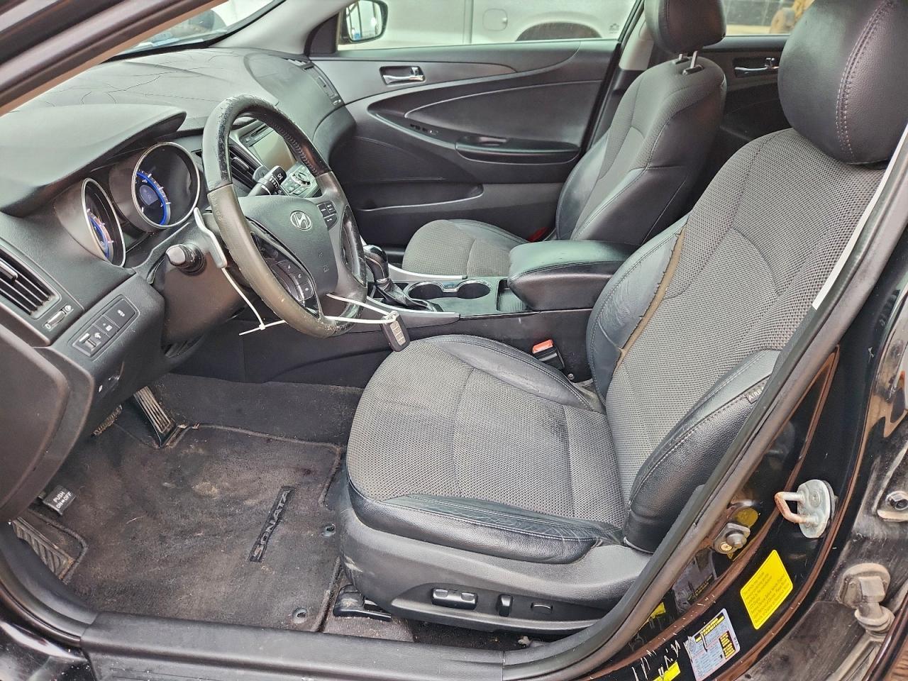 2011 HYUNDAI SONATA