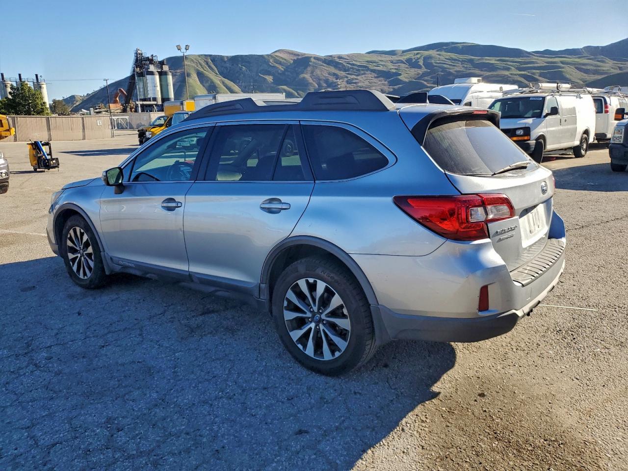 2016 SUBARU Outback
