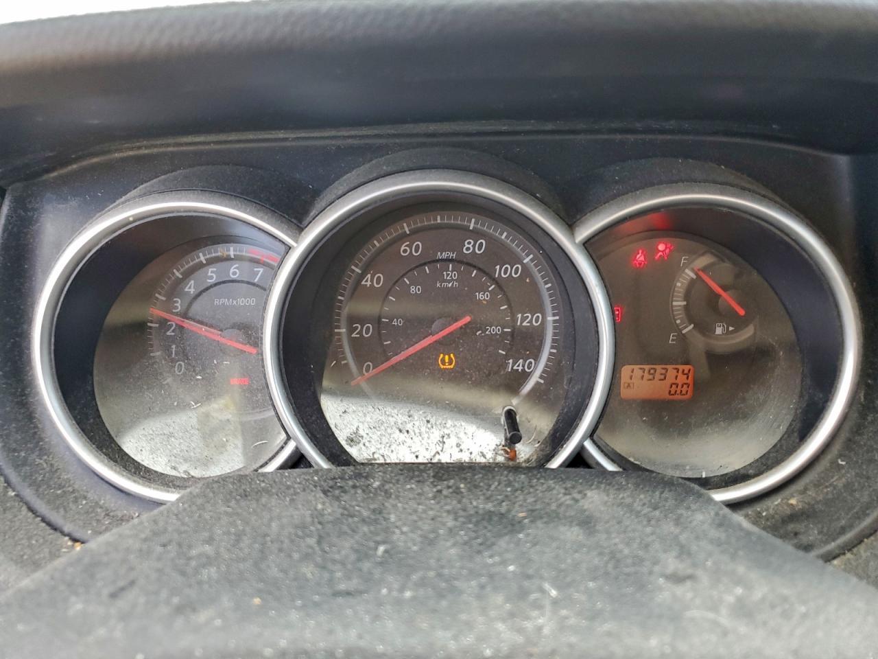 2011 NISSAN VERSA
