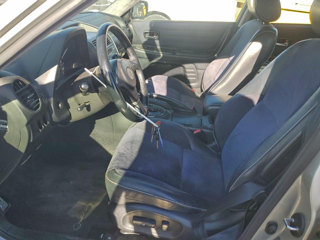 2002 LEXUS IS 300