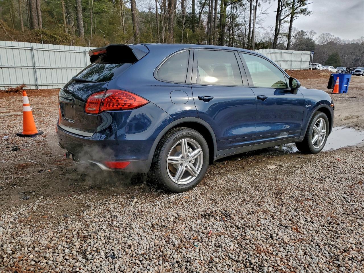 2012 PORSCHE CAYENNE