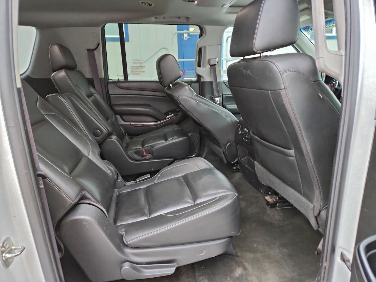 2017 CHEVROLET Suburban