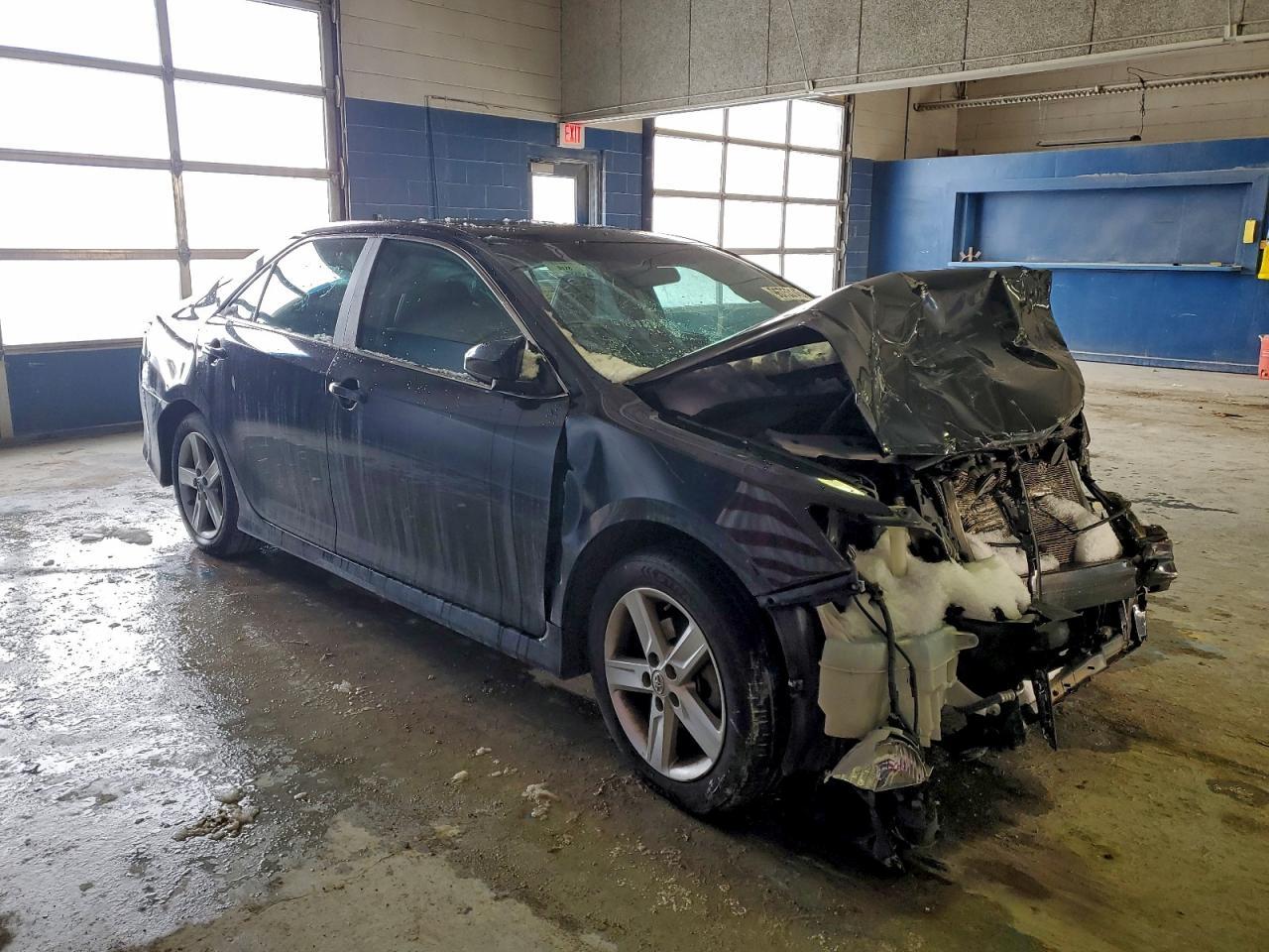 2013 TOYOTA CAMRY