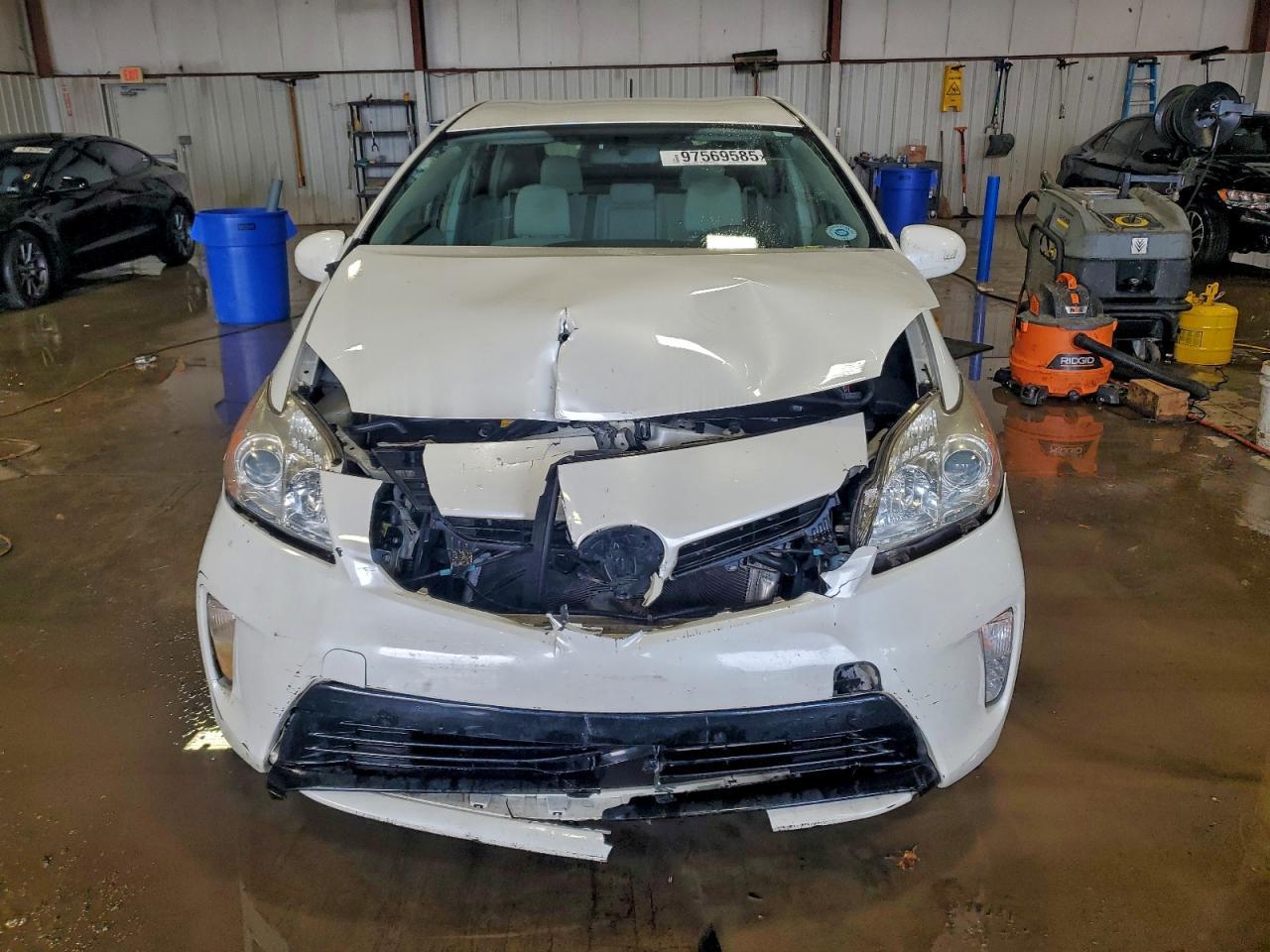 2015 TOYOTA PRIUS