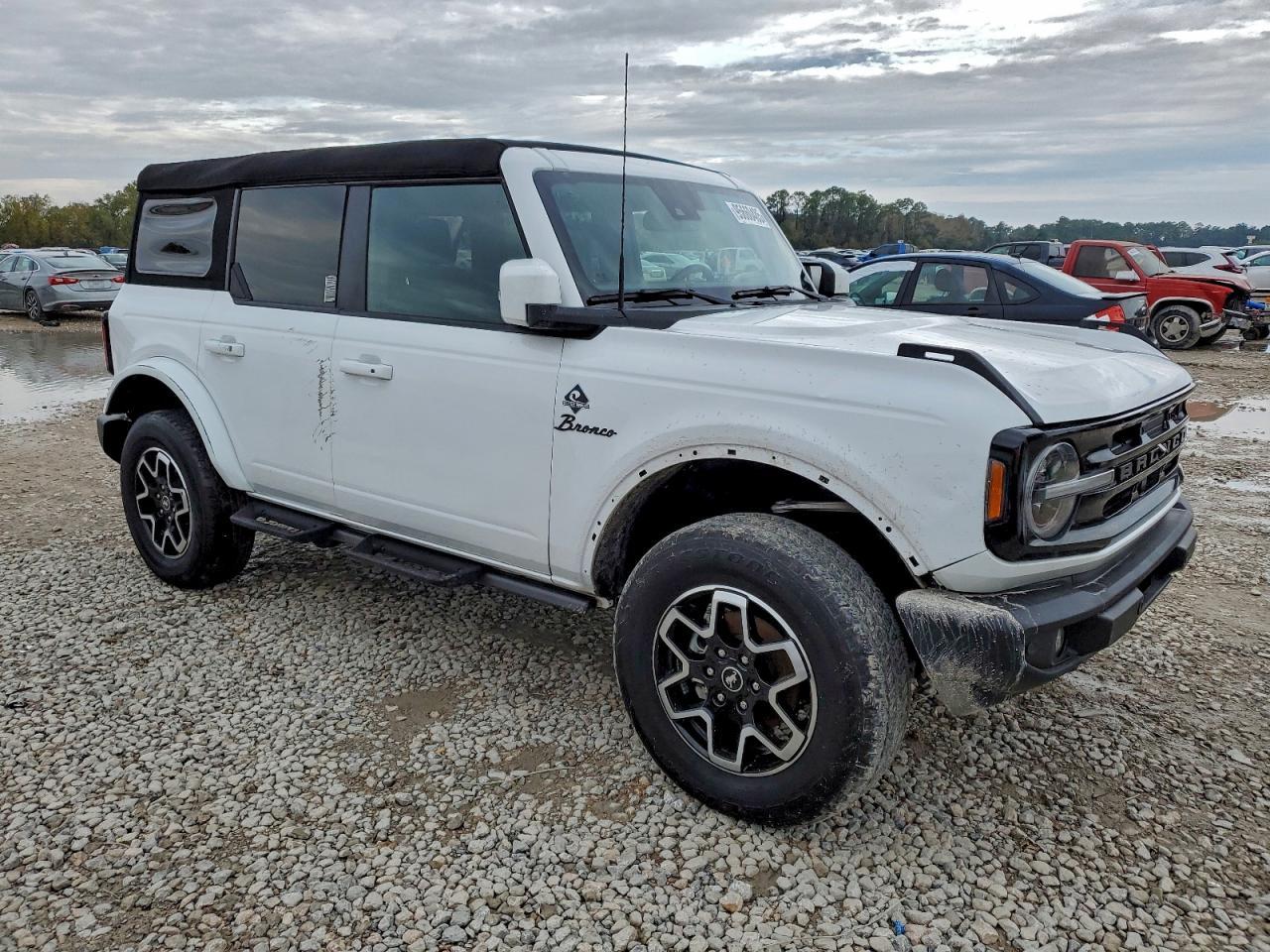 2024 FORD Bronco