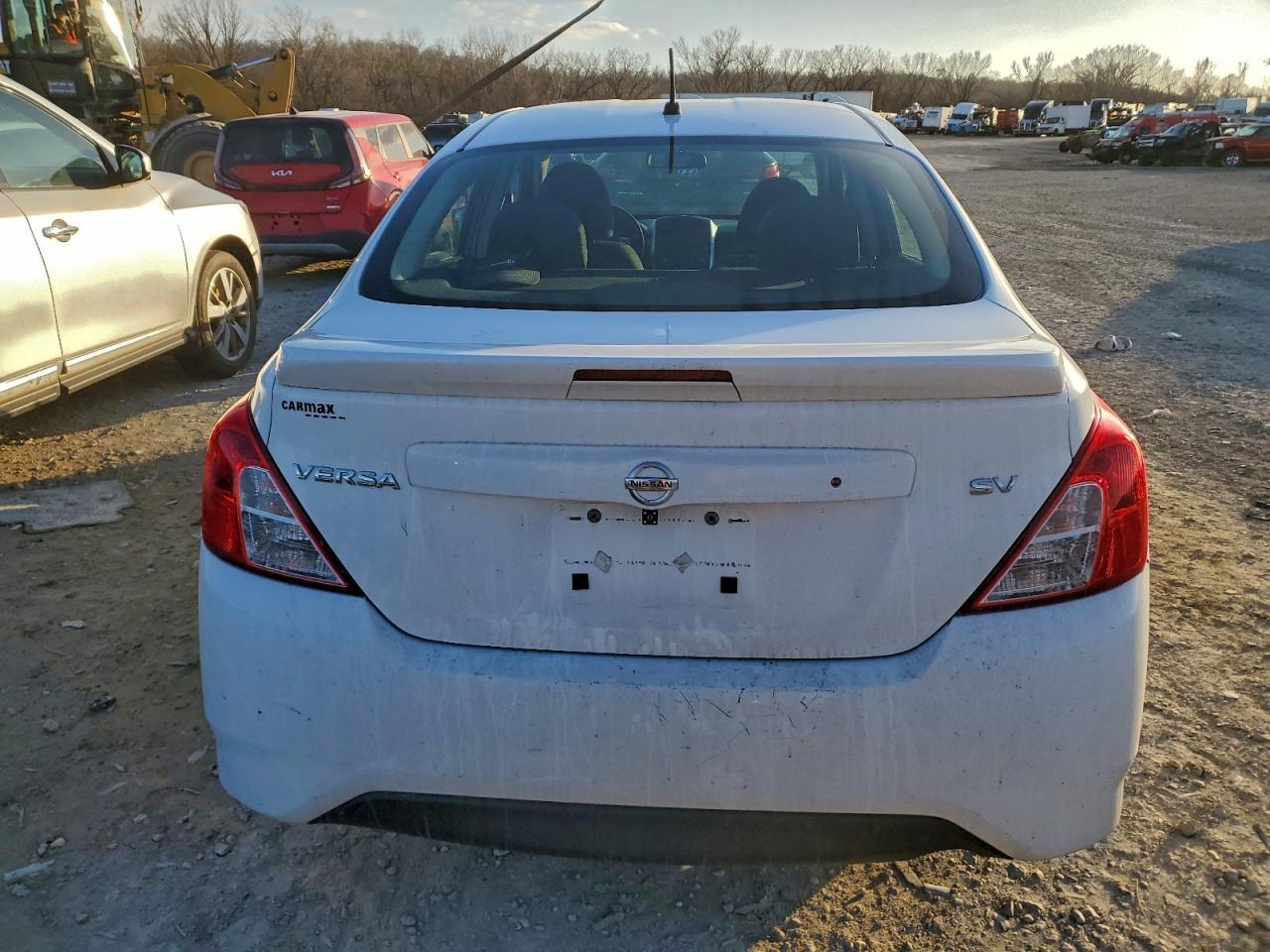 2017 NISSAN VERSA