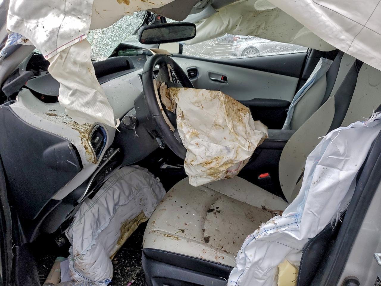 2016 TOYOTA PRIUS