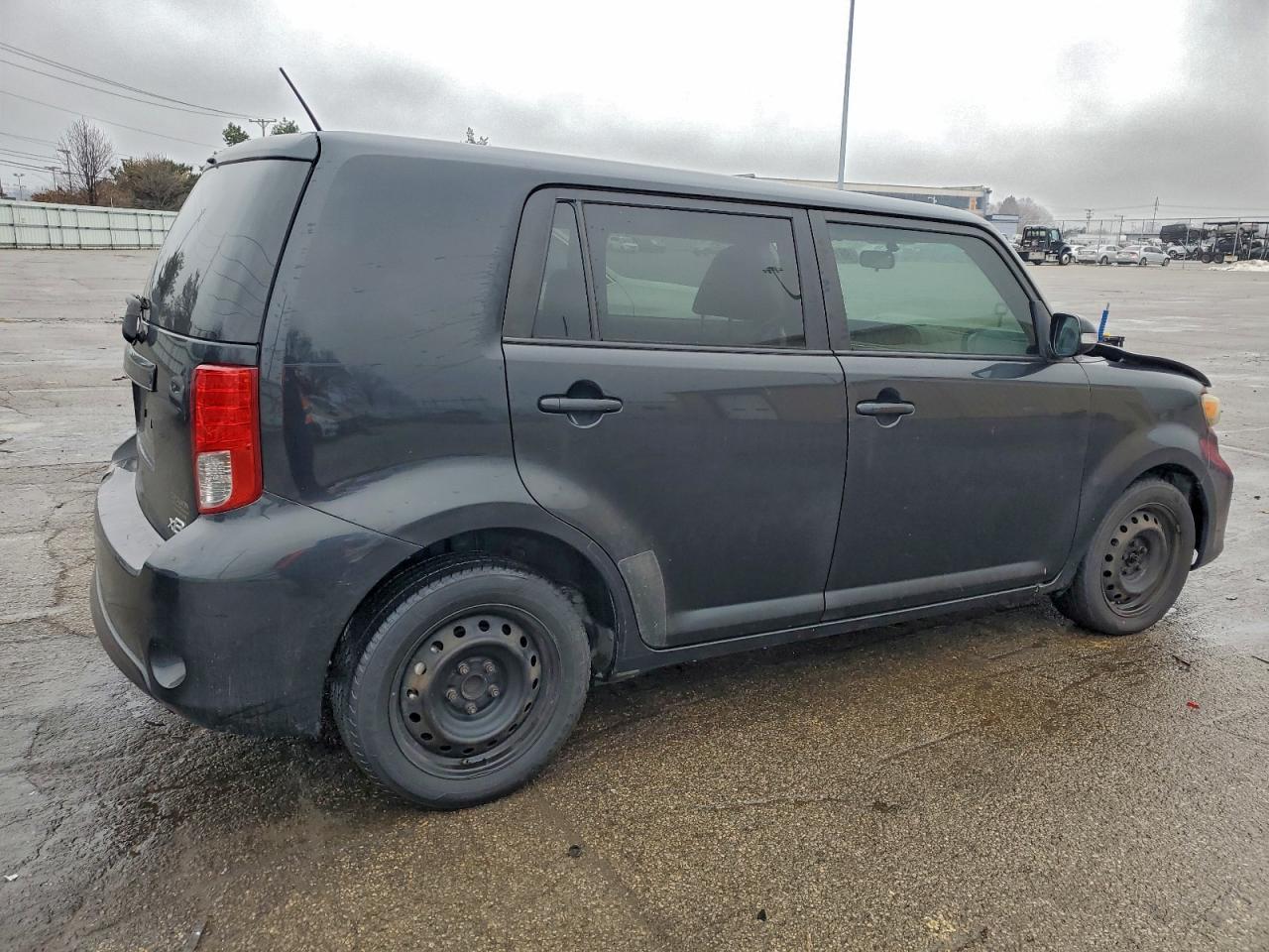 2013 TOYOTA SCION