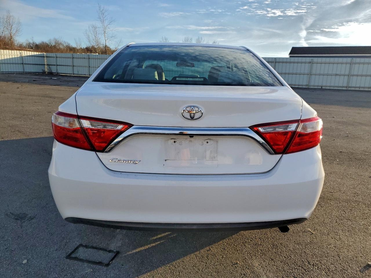 2016 TOYOTA CAMRY