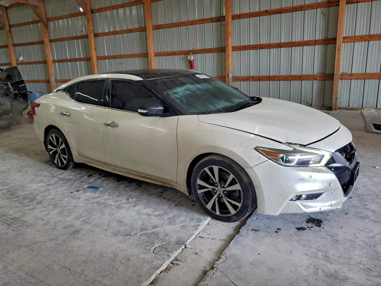 2017 NISSAN Maxima