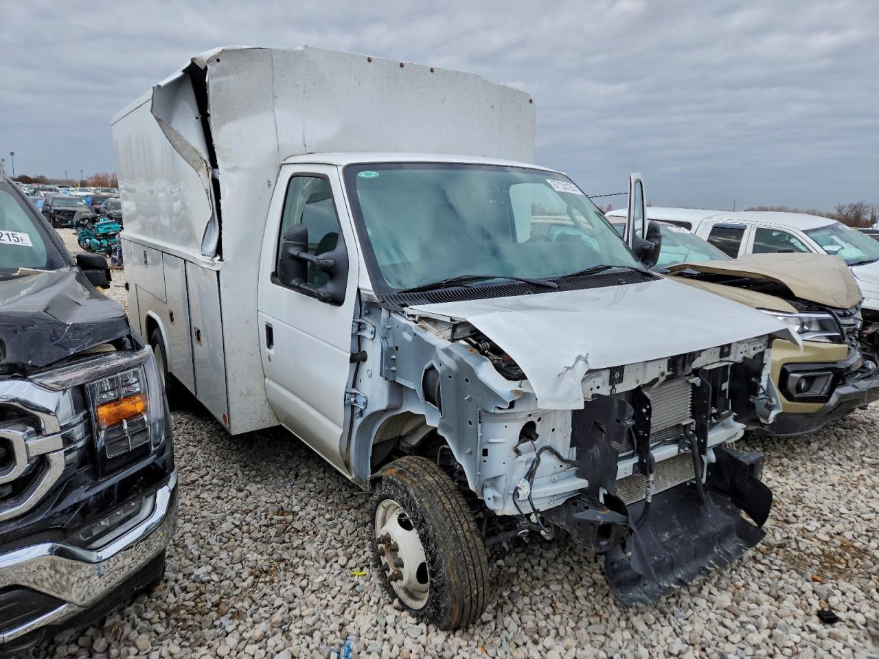 2024 FORD Econoline E350