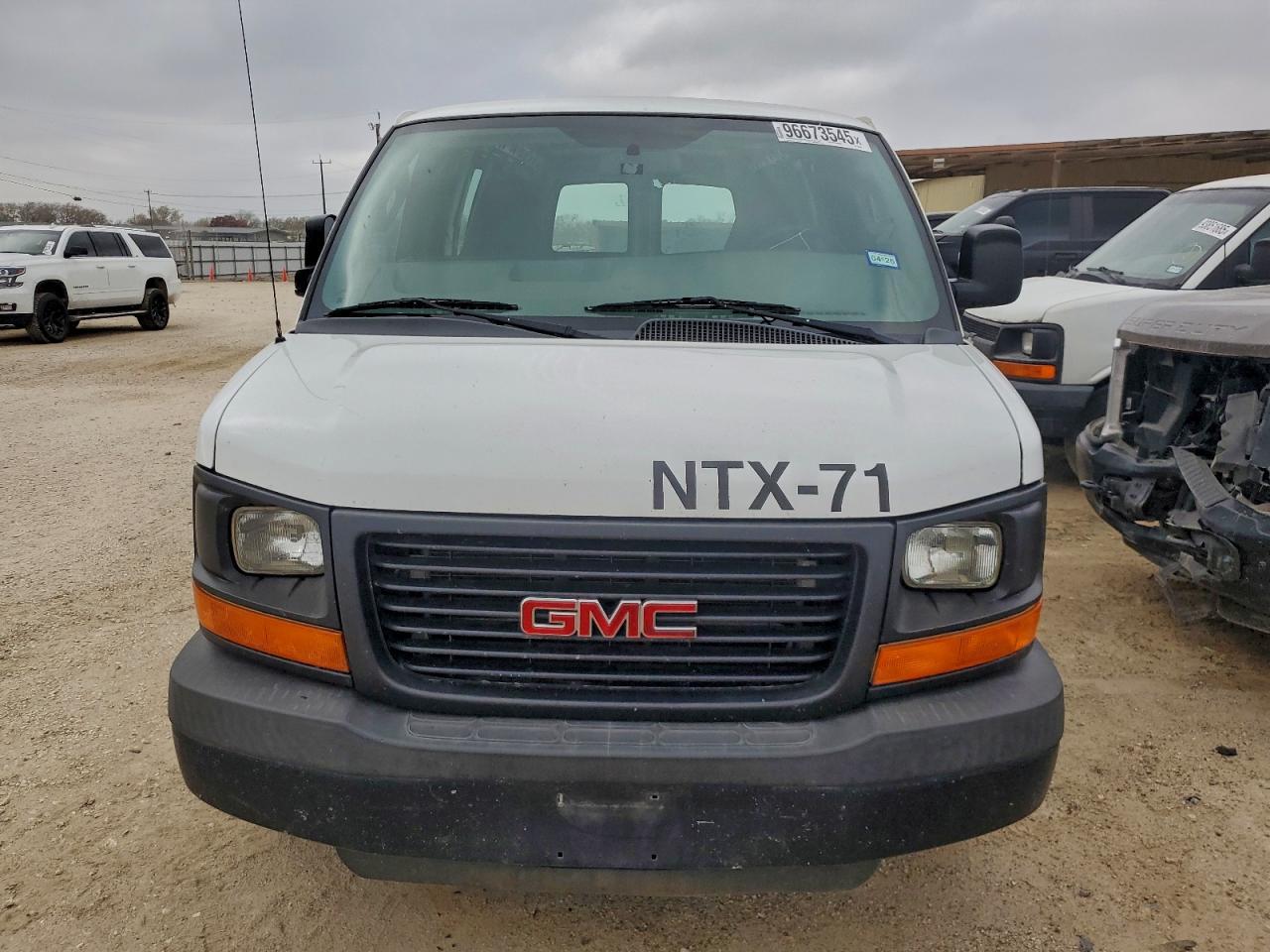 2016 GMC Savana