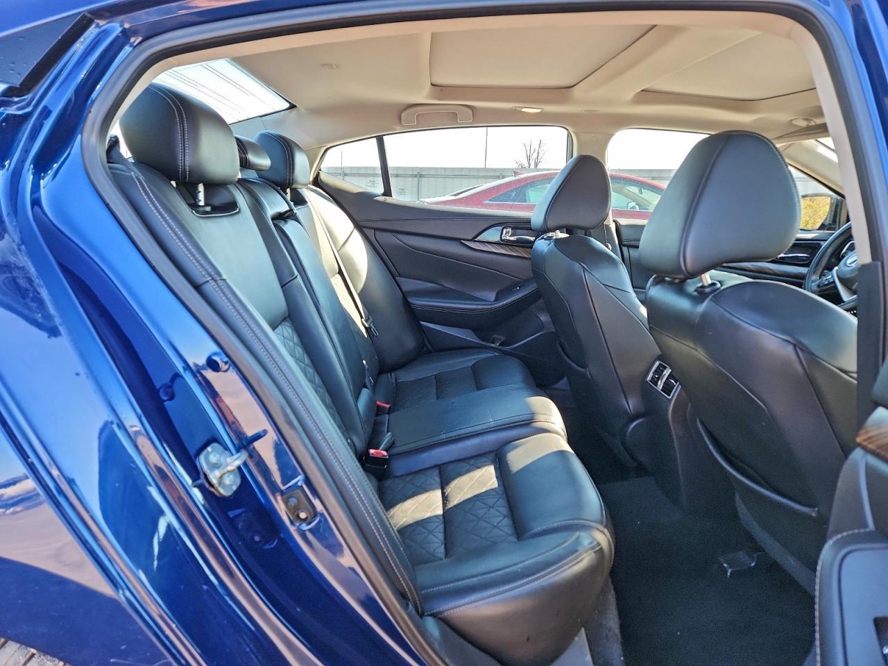 2017 NISSAN Maxima