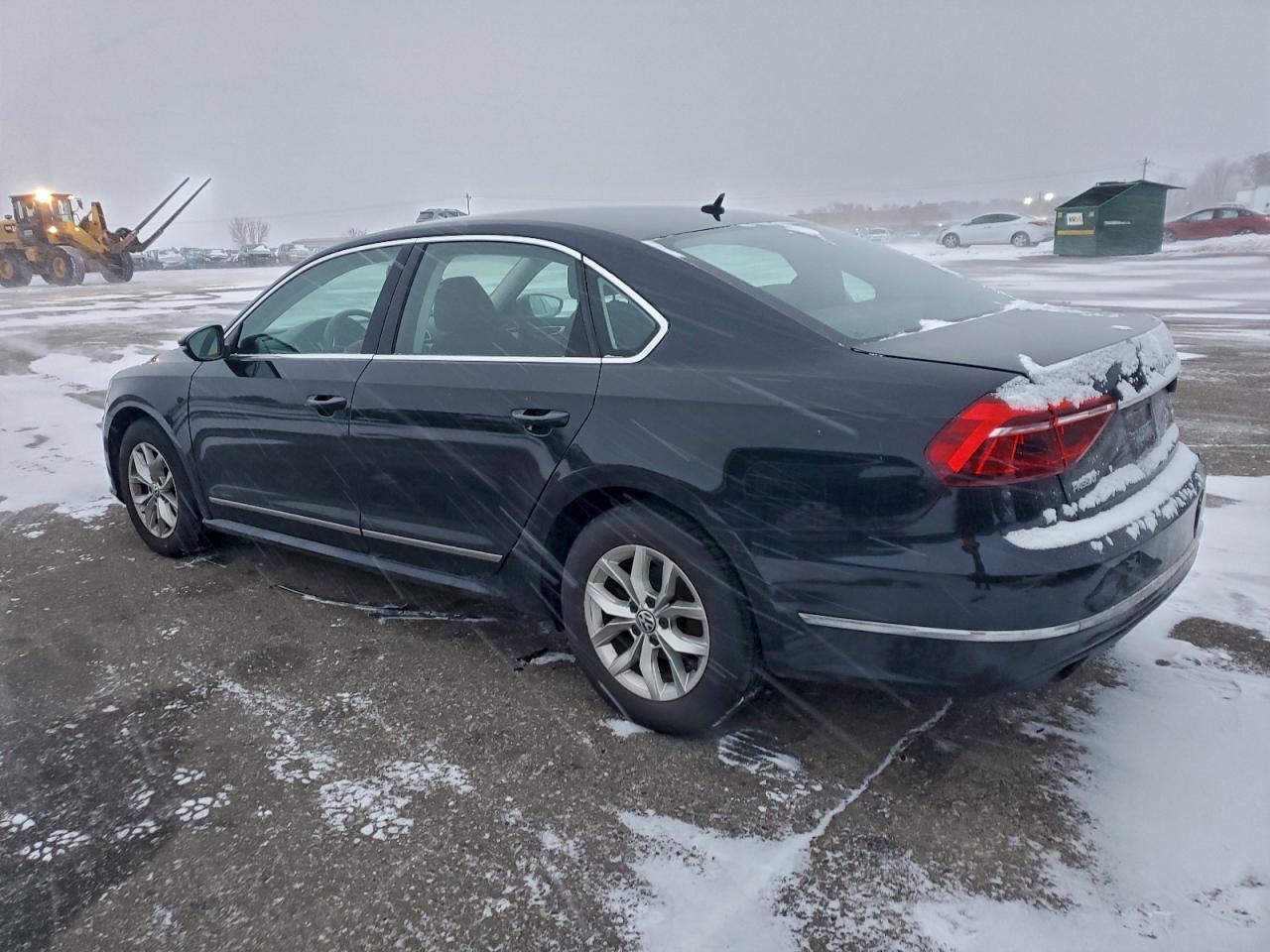 2017 VOLKSWAGEN Passat